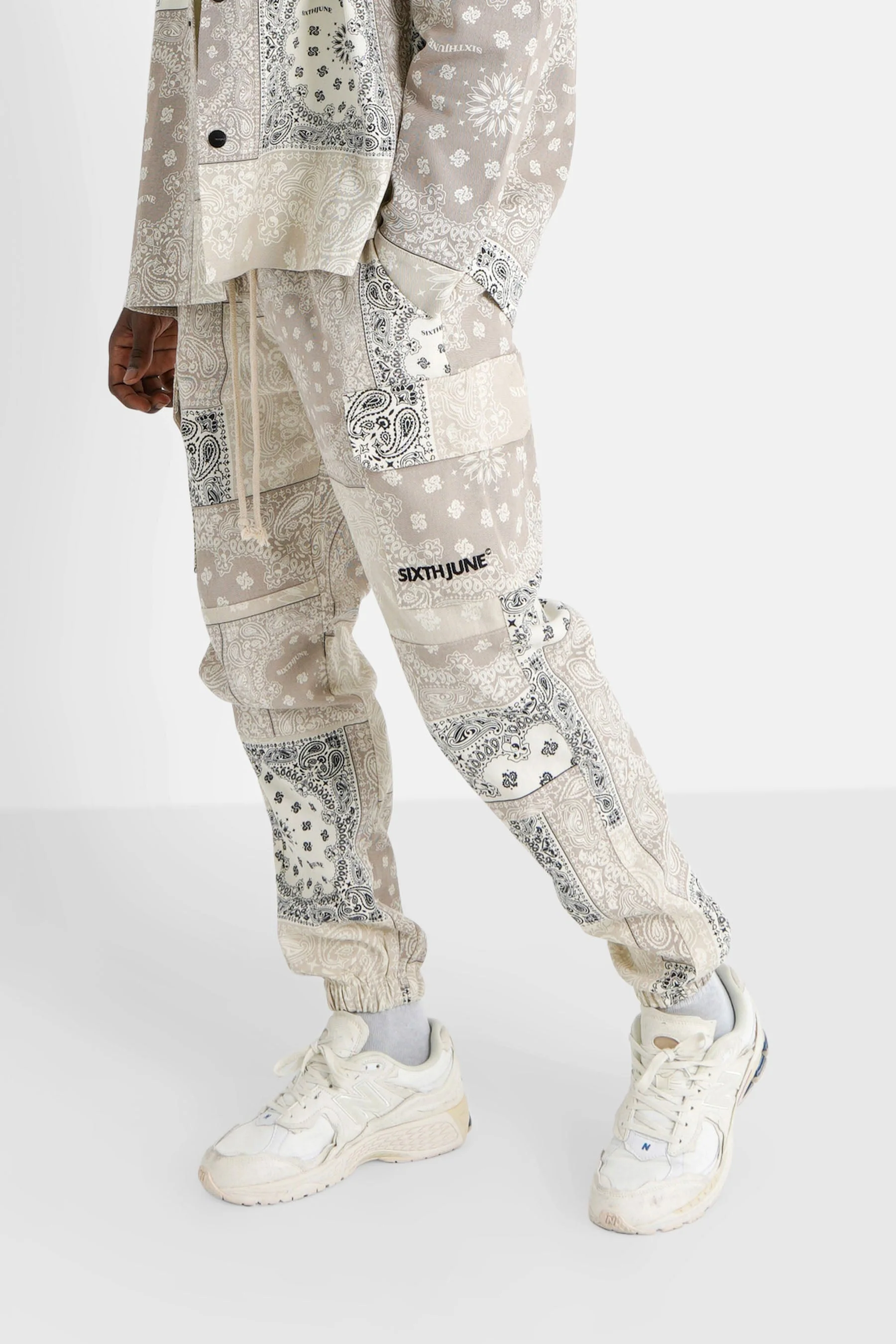 Pantalon cargo bandana patchwork Beige - Image 4