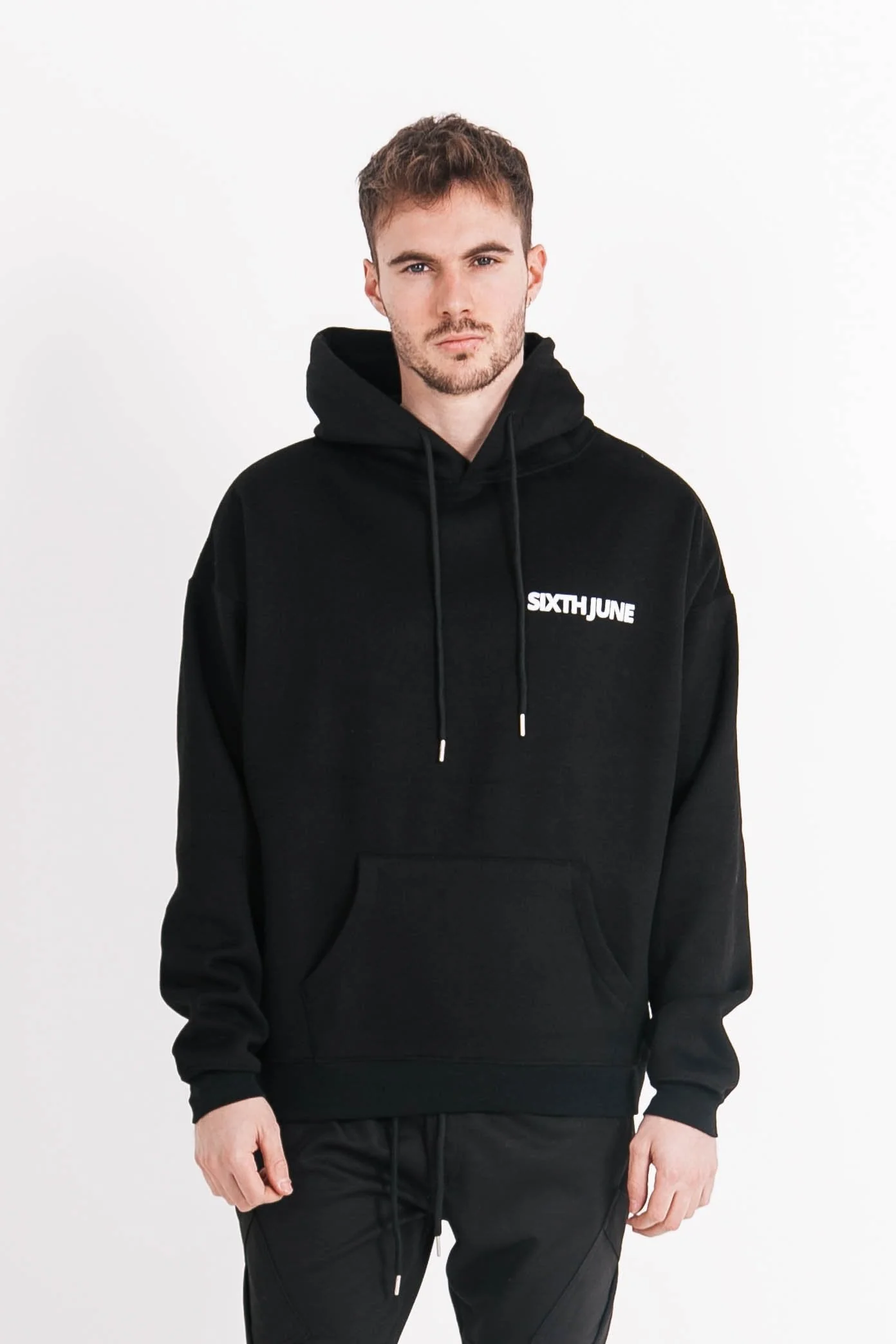 Sweat capuche oversize logo décalé Noir