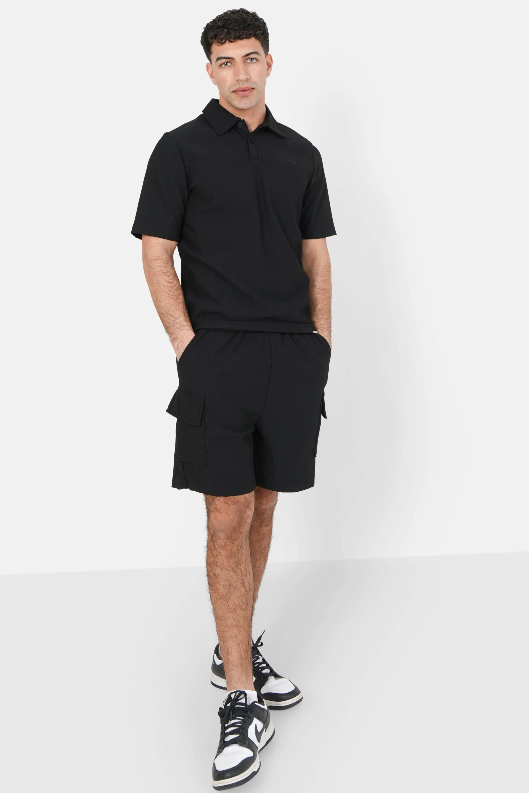 Short poches cargo plissé Noir - Image 2