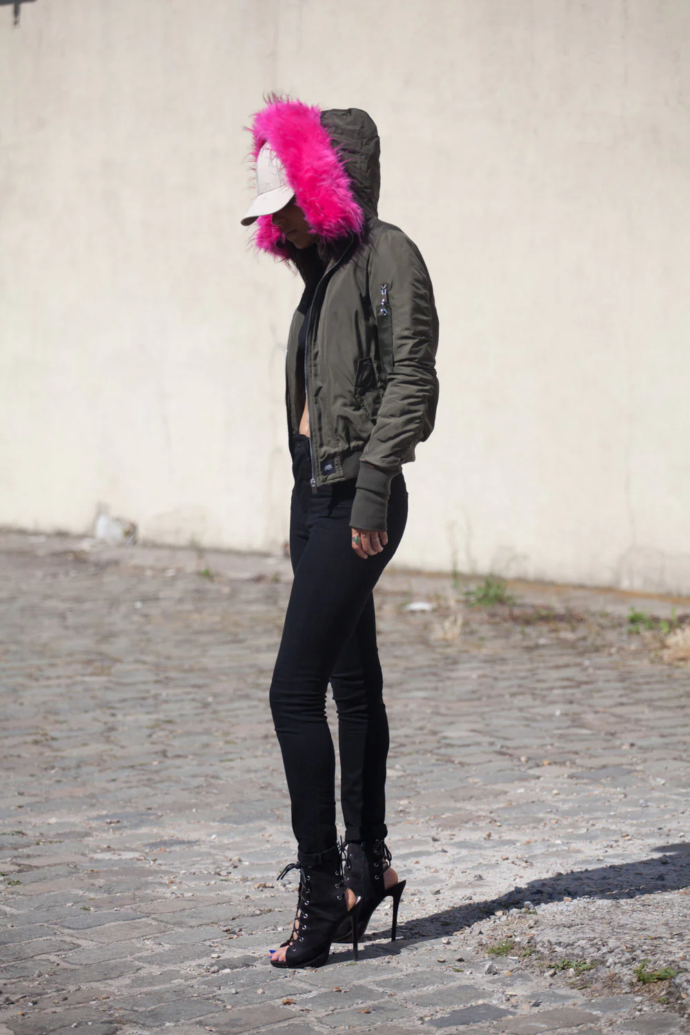 Bomber Femme capuche fourrure kaki rose W2030CJA - Image 5