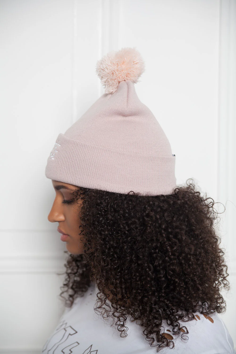 Bonnet pompon logo rose M2332FAC - Image 2
