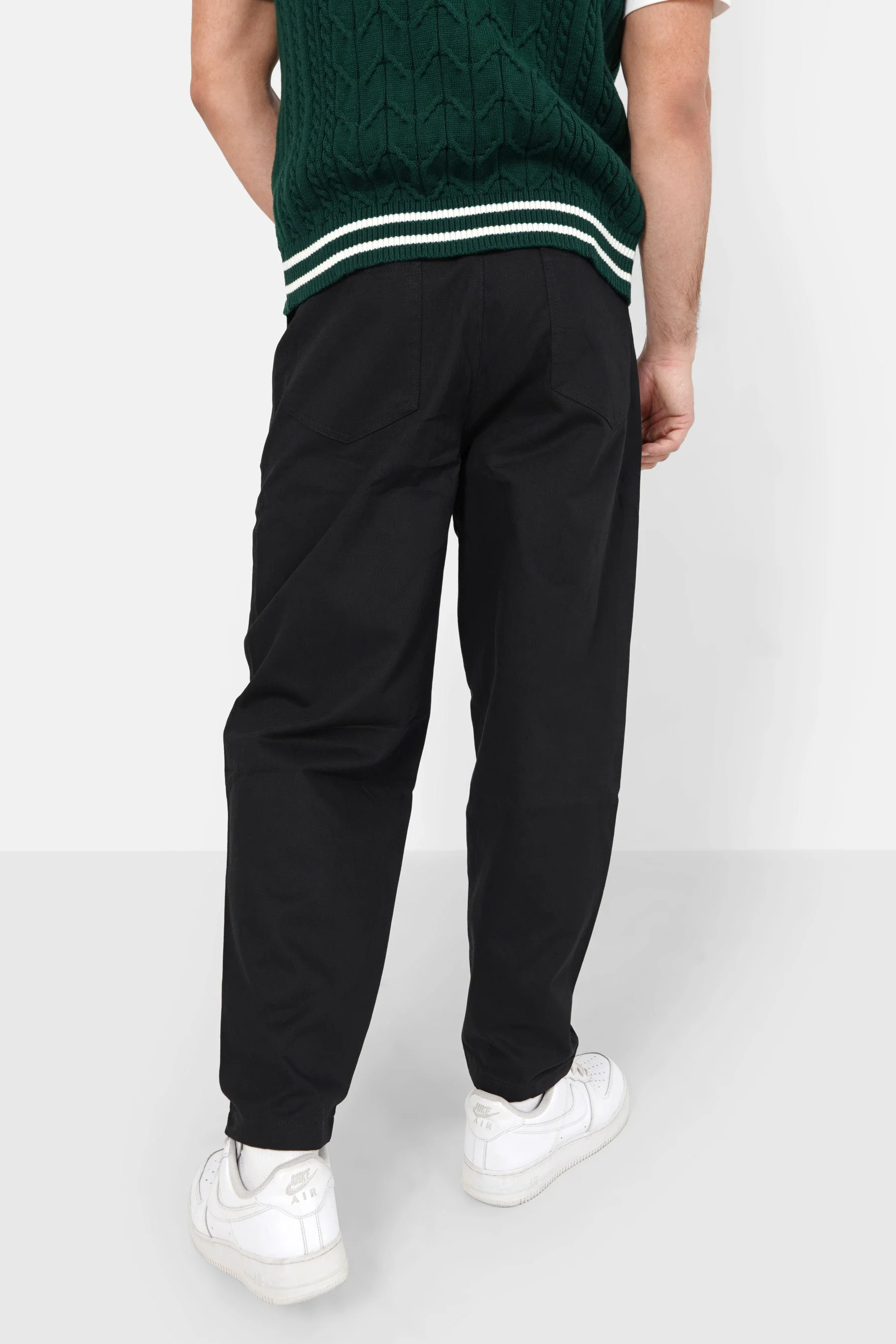 Pantalon uni carrot Noir - Image 5
