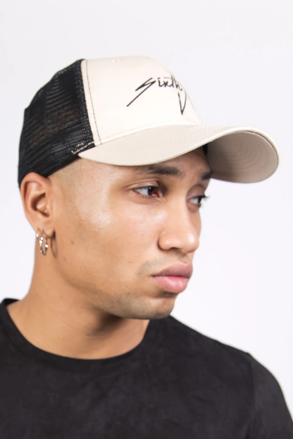 Casquette brodée signature beige - Image 4