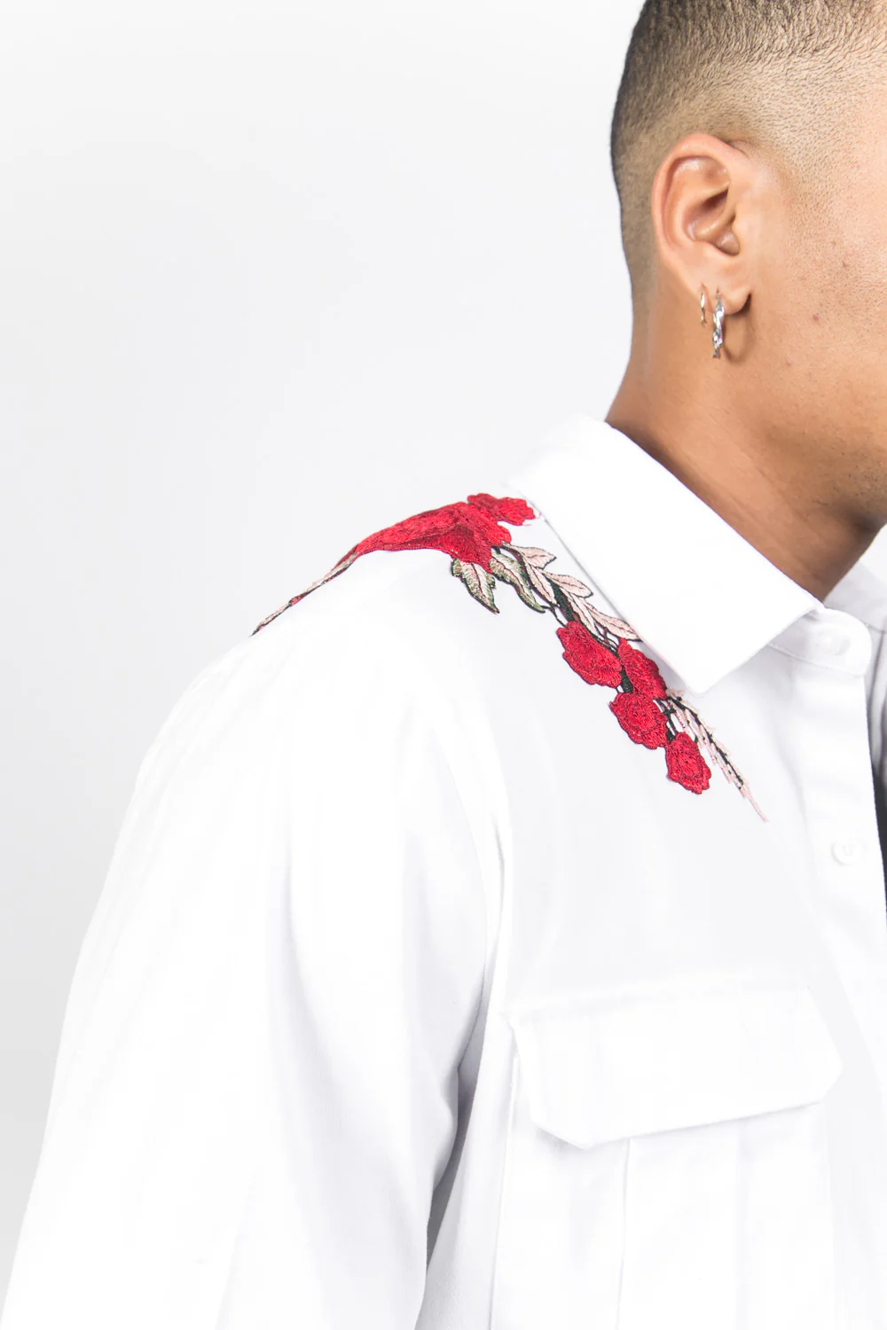 Chemise broderie roses blanc - Image 6