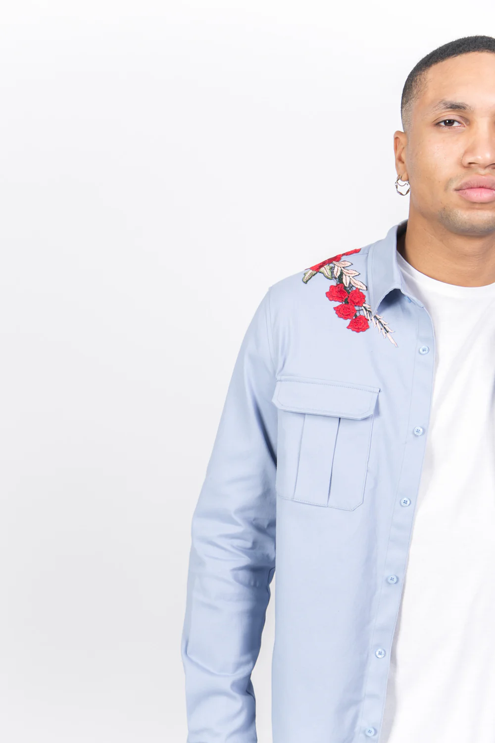 Chemise broderie roses bleu - Image 6