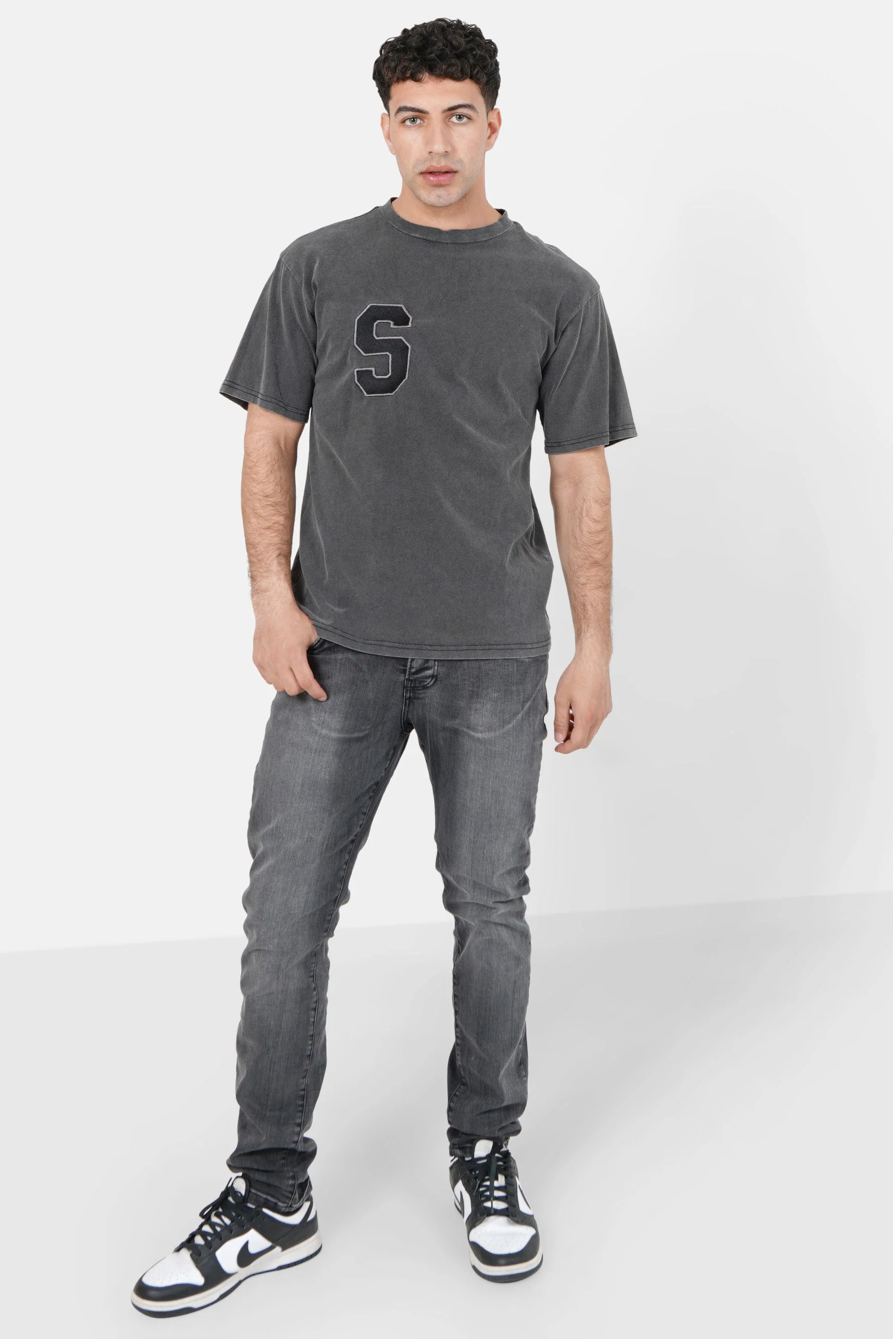 T-shirt college logo brodé Gris foncé - Image 2