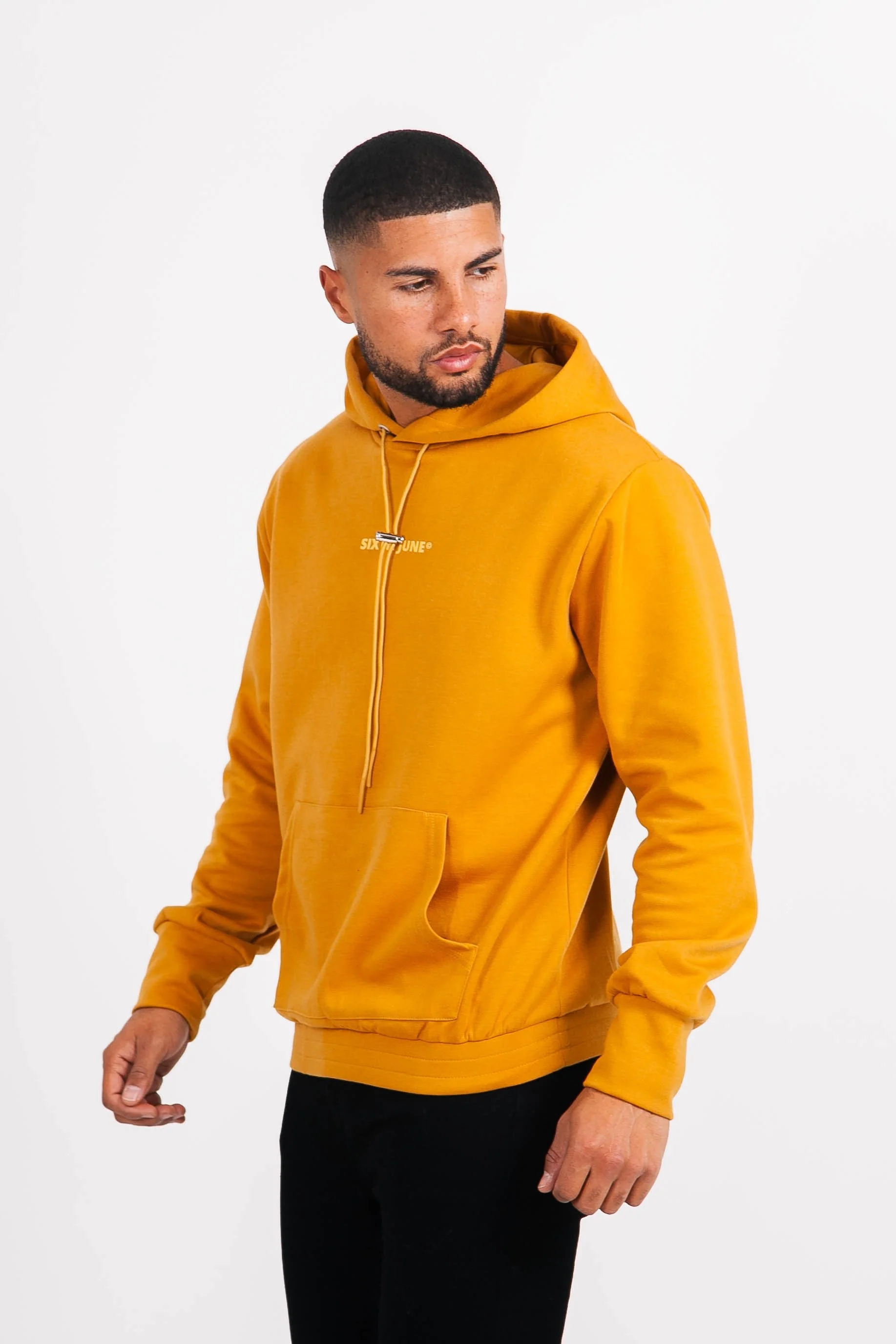 Sweat à capuche logo cordons jaune moutarde - Image 4