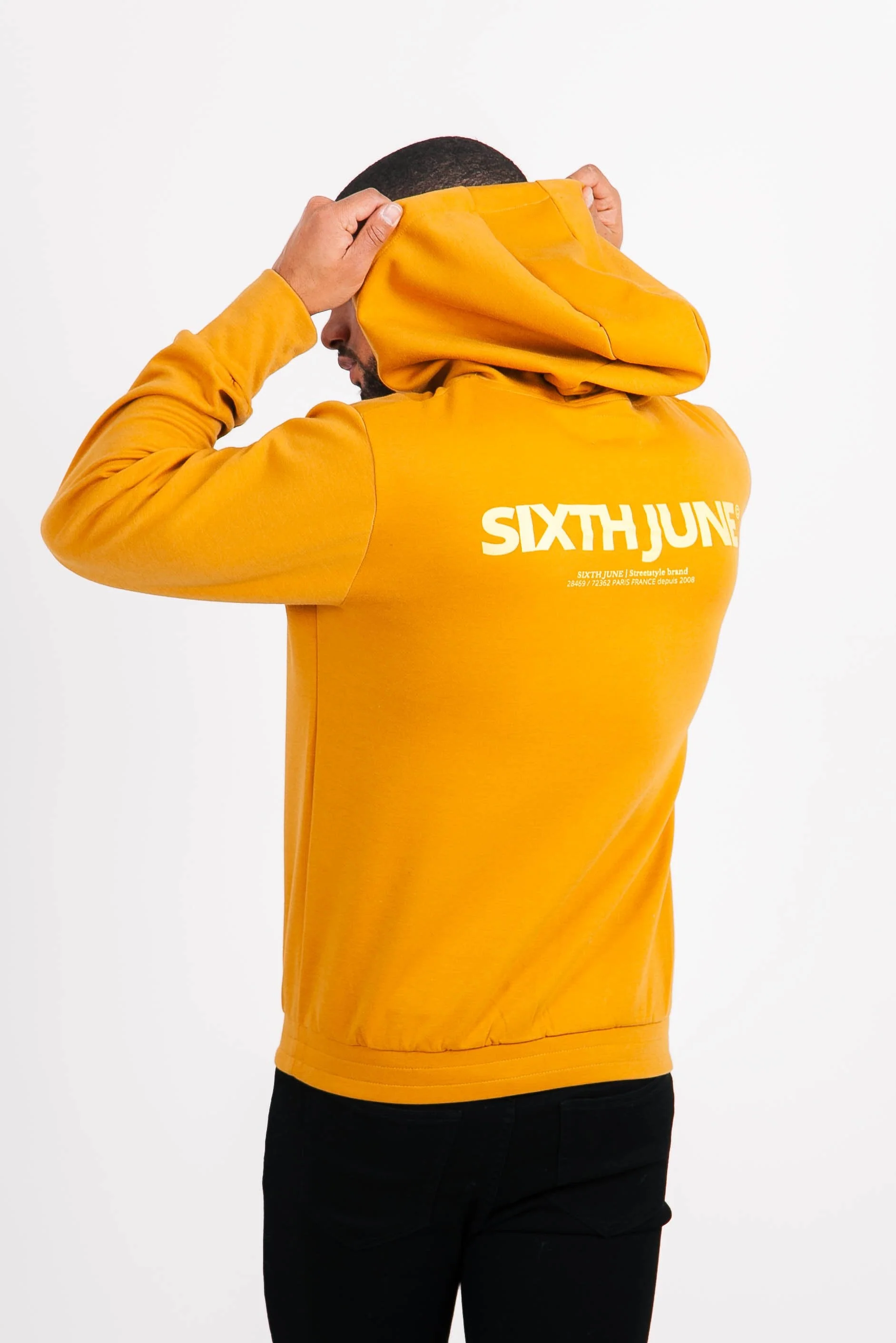 Sweat à capuche logo cordons jaune moutarde - Image 5
