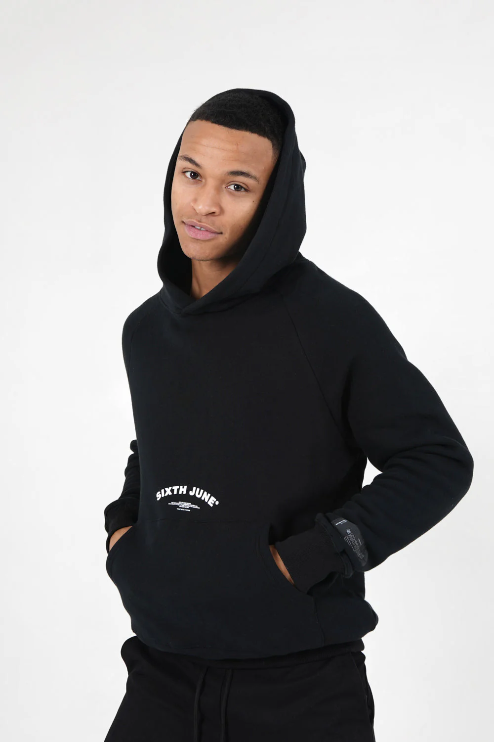 Sweat capuche logo incurvé Noir - Image 5