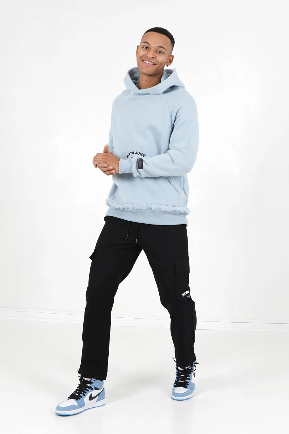 Sweat capuche logo incurvé Bleu clair - Image 2