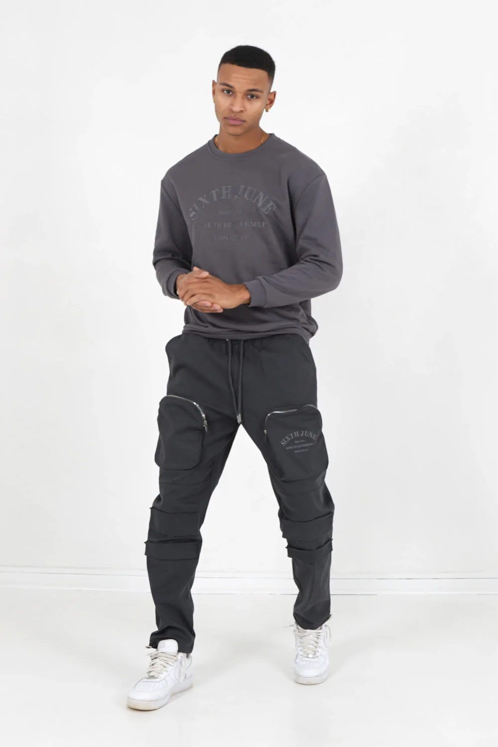 Pantalon cargo broderies poche Gris foncé - Image 2