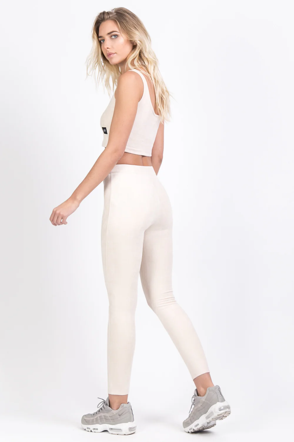 Débardeur suédine crop top beige - Image 3
