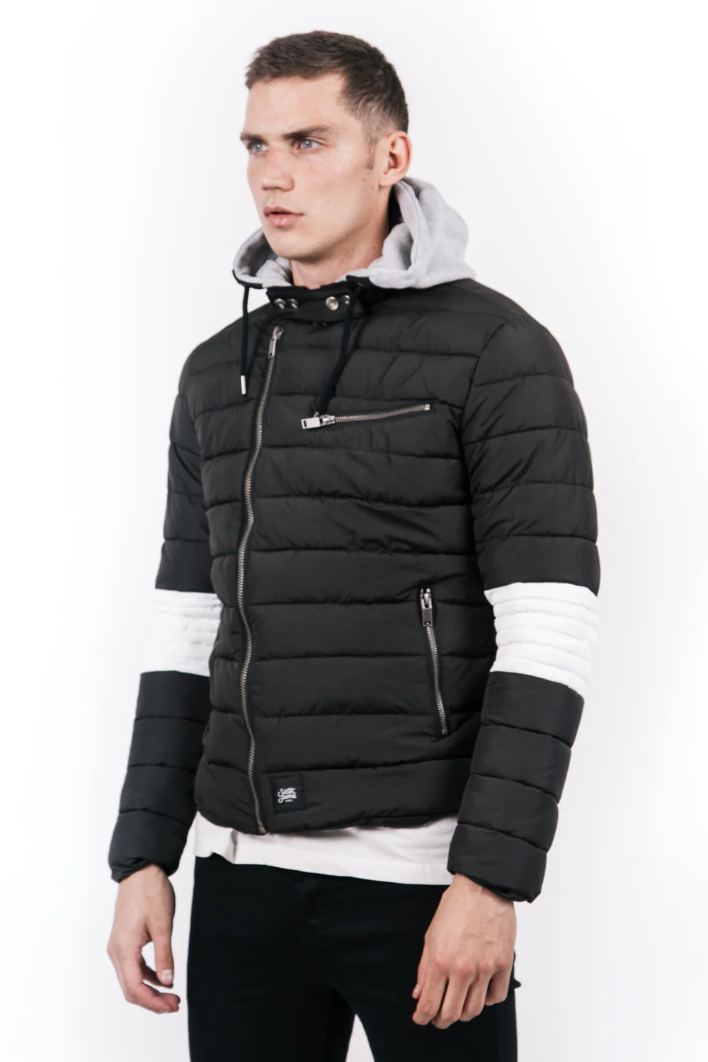 Doudoune courte capuche noir blanc - Image 2