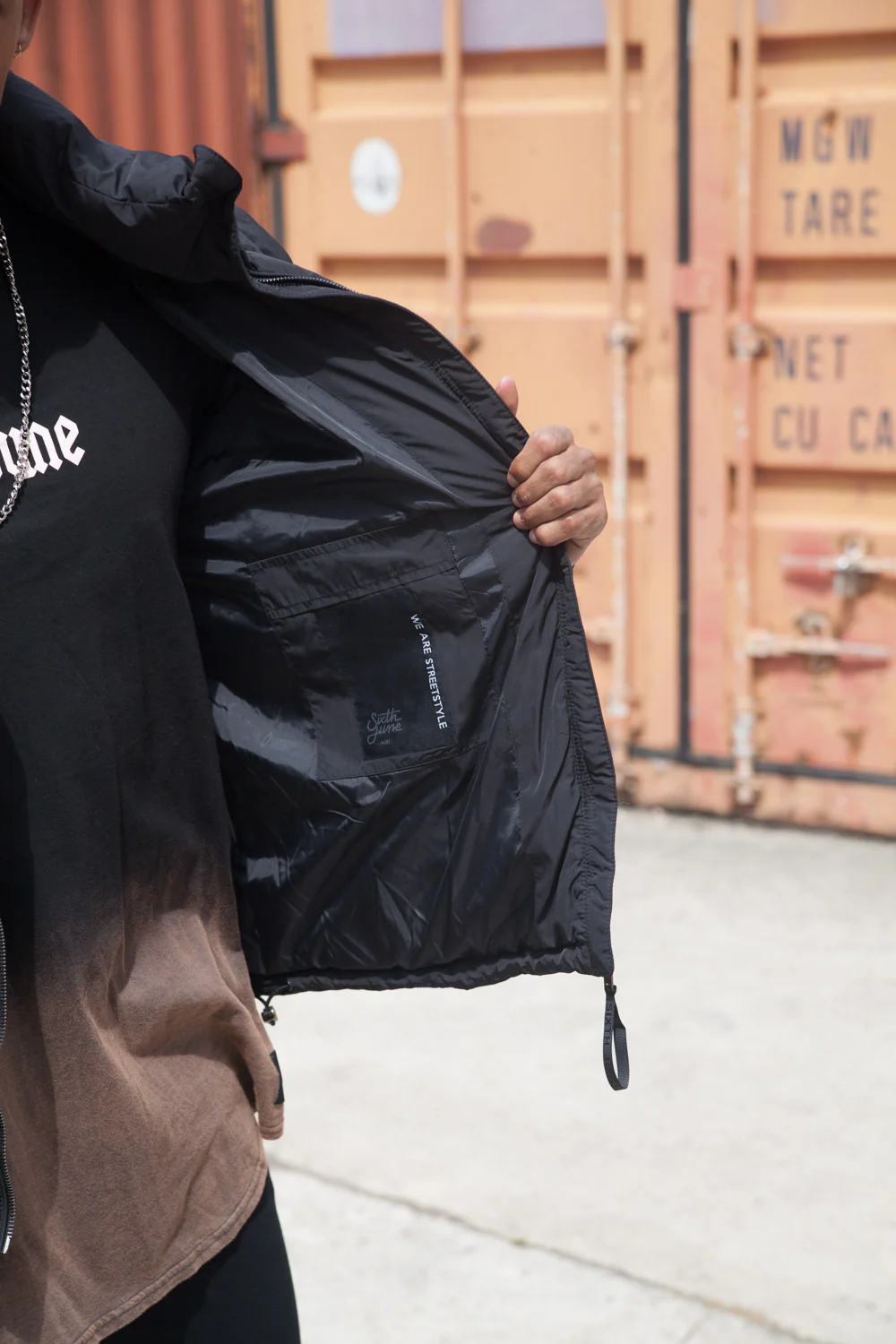 Doudoune courte capuche noir - Image 3