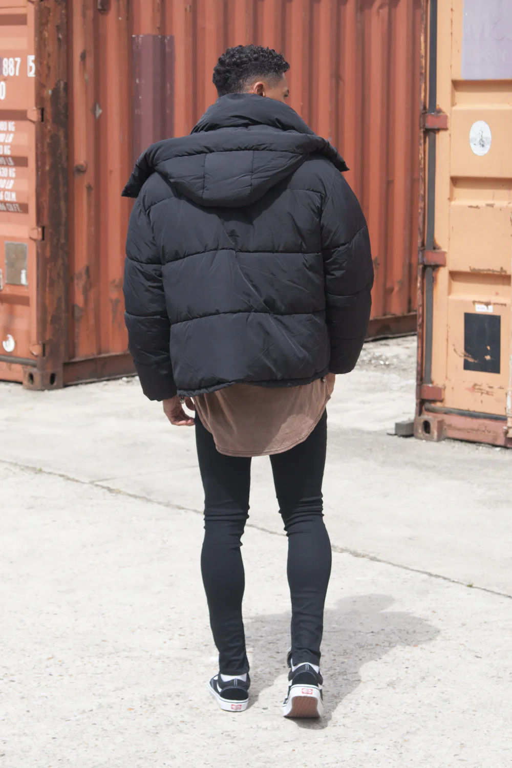 Doudoune courte capuche noir - Image 5