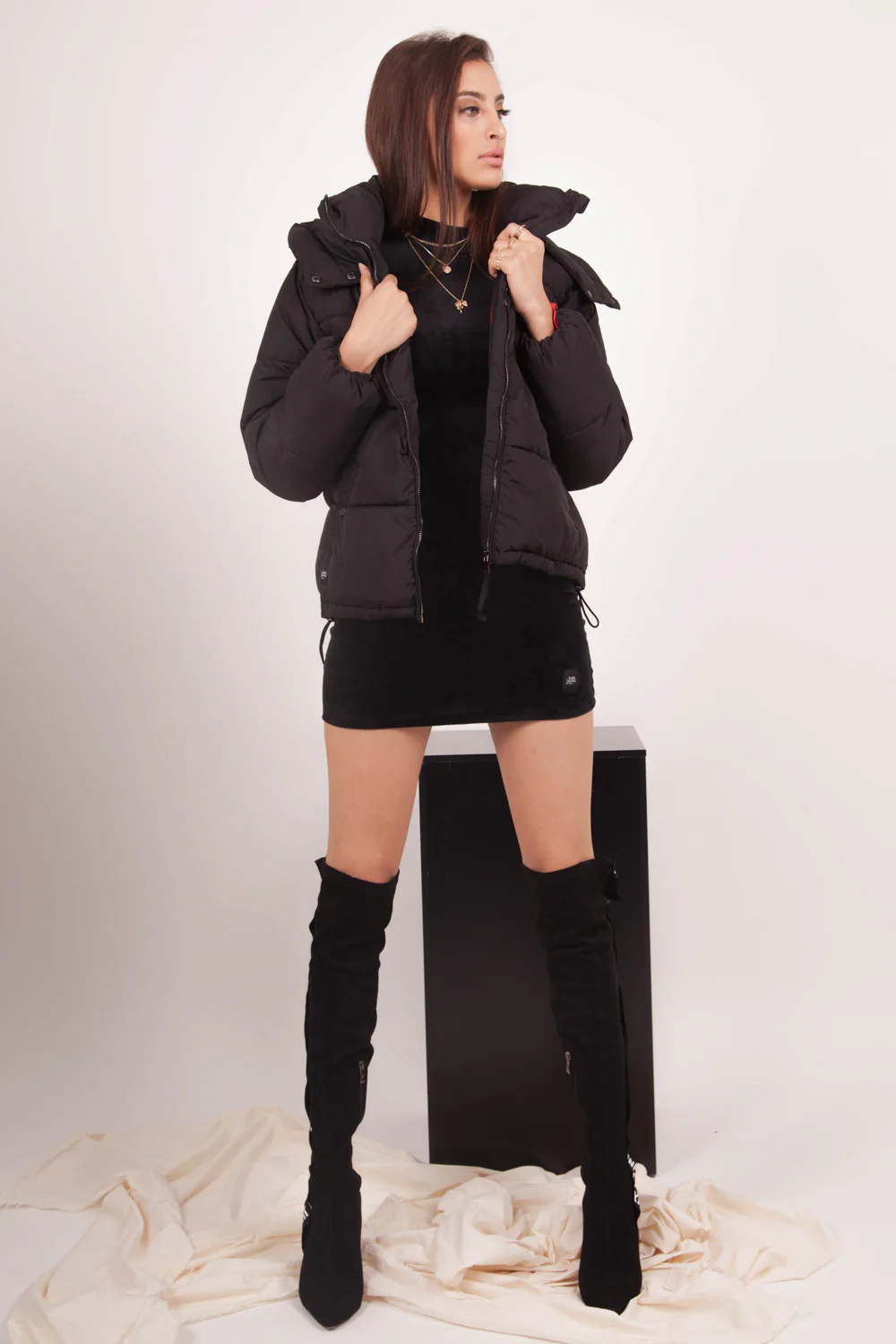 Doudoune courte capuche noir - Image 4