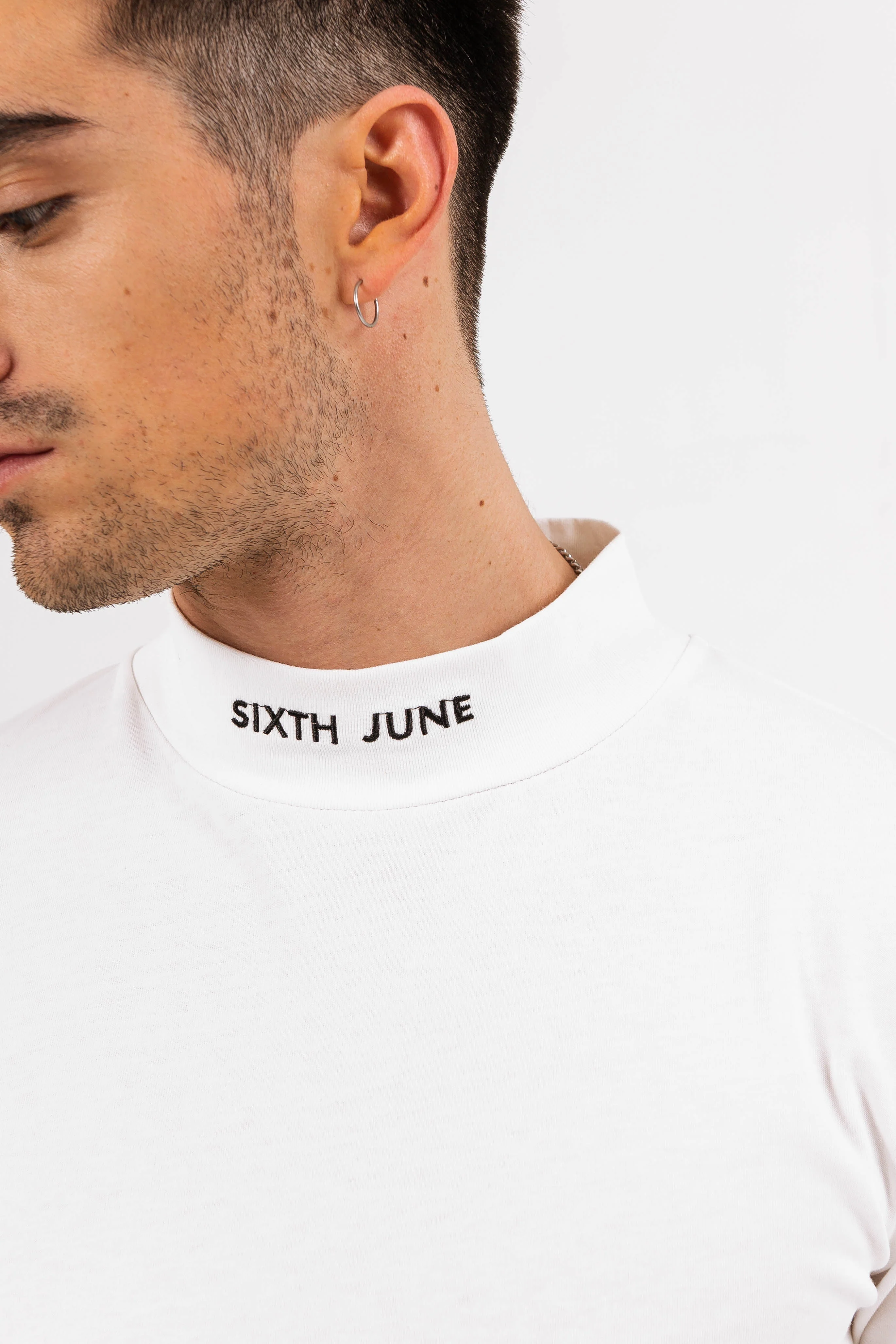 T-shirt col cheminée logo Blanc cassé - Image 3