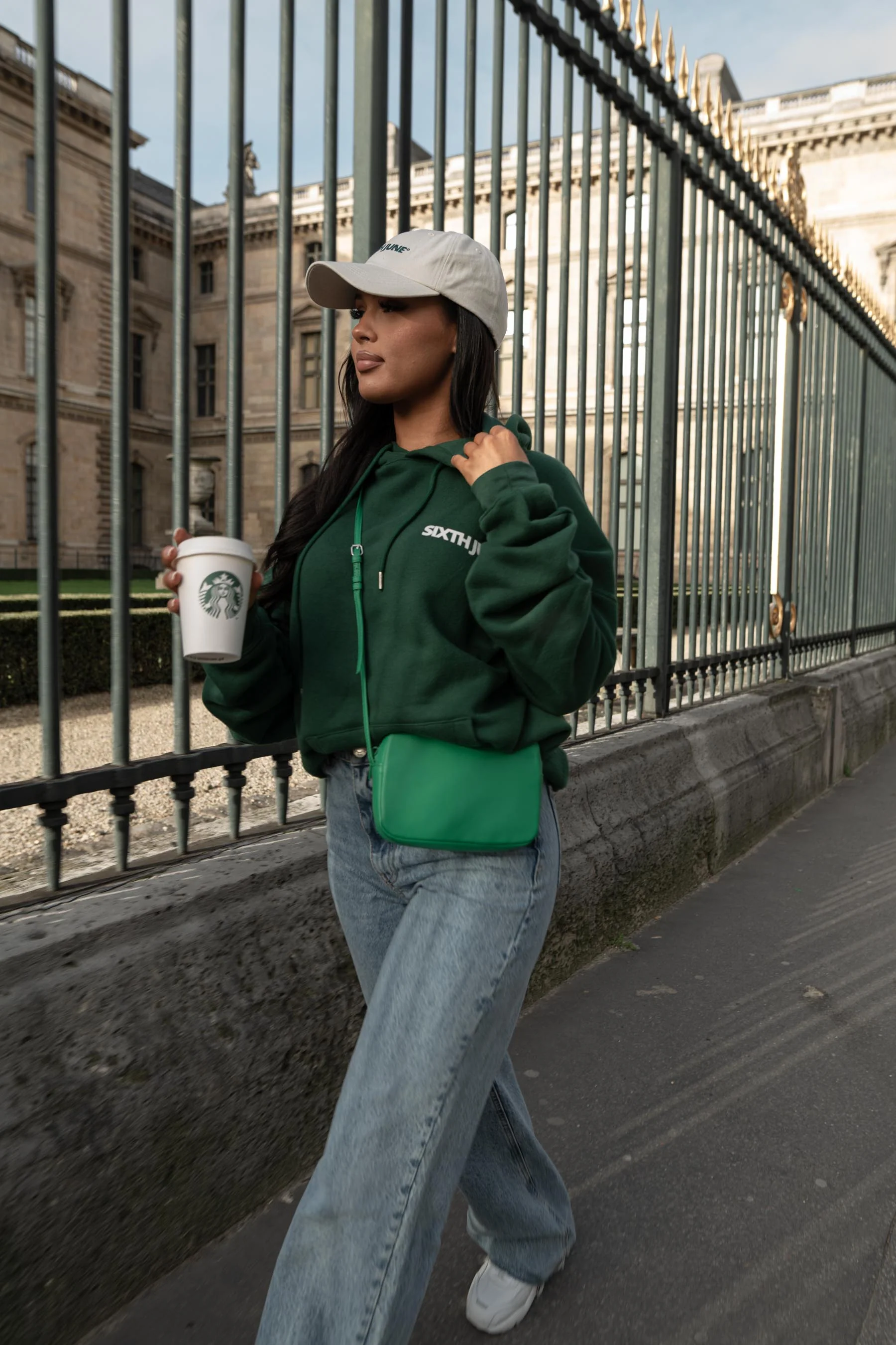 Sweat capuche oversize logo décalé Vert foncé - Image 6