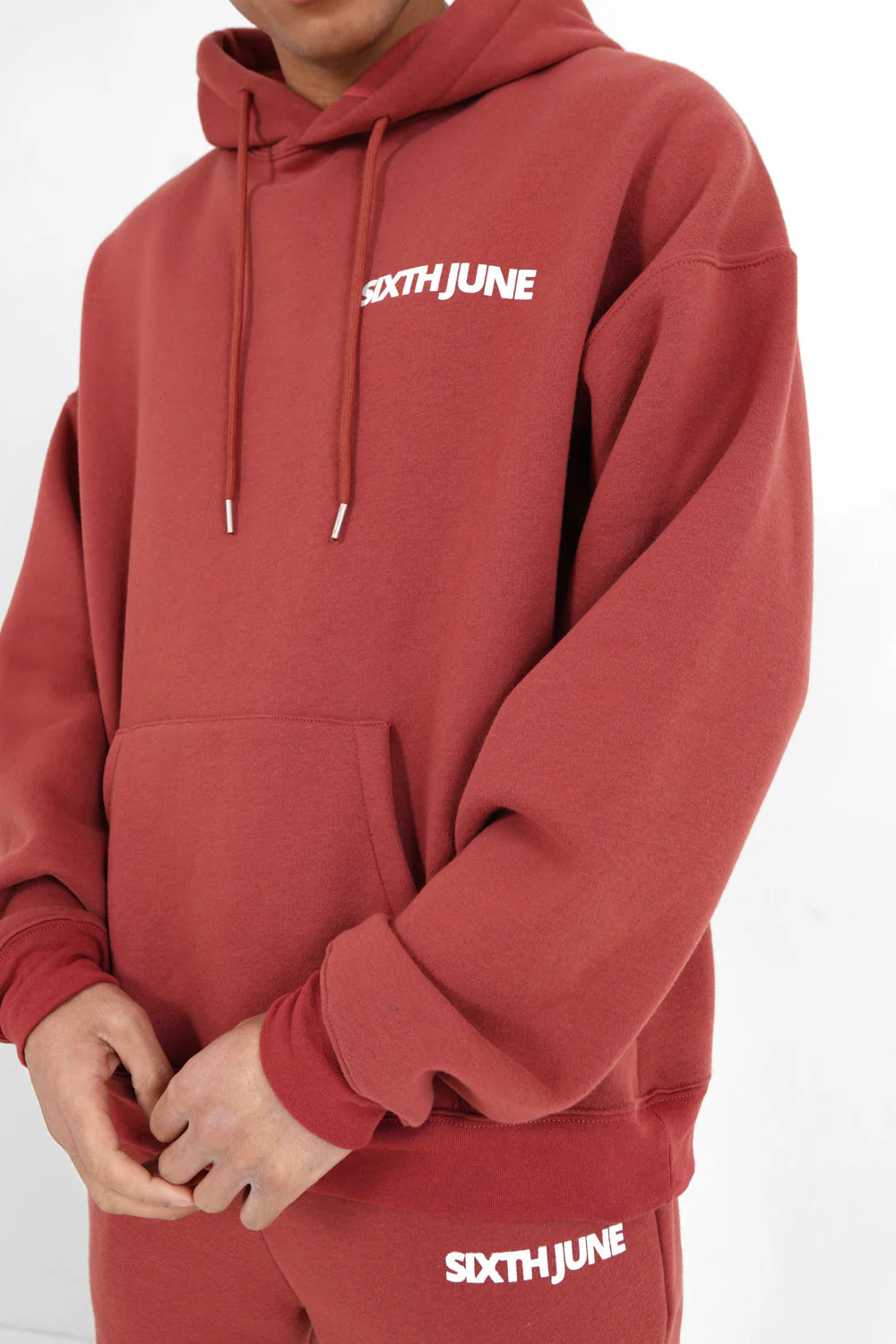 Sweat capuche oversize logo décalé Rouge foncé - Image 3