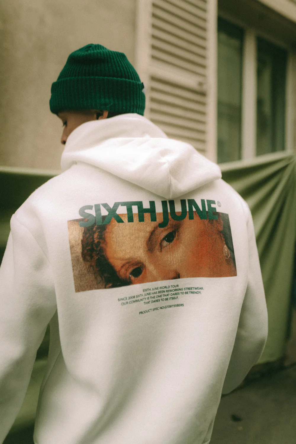 Sweatshirt capuche regard imprimé Blanc - Image 6
