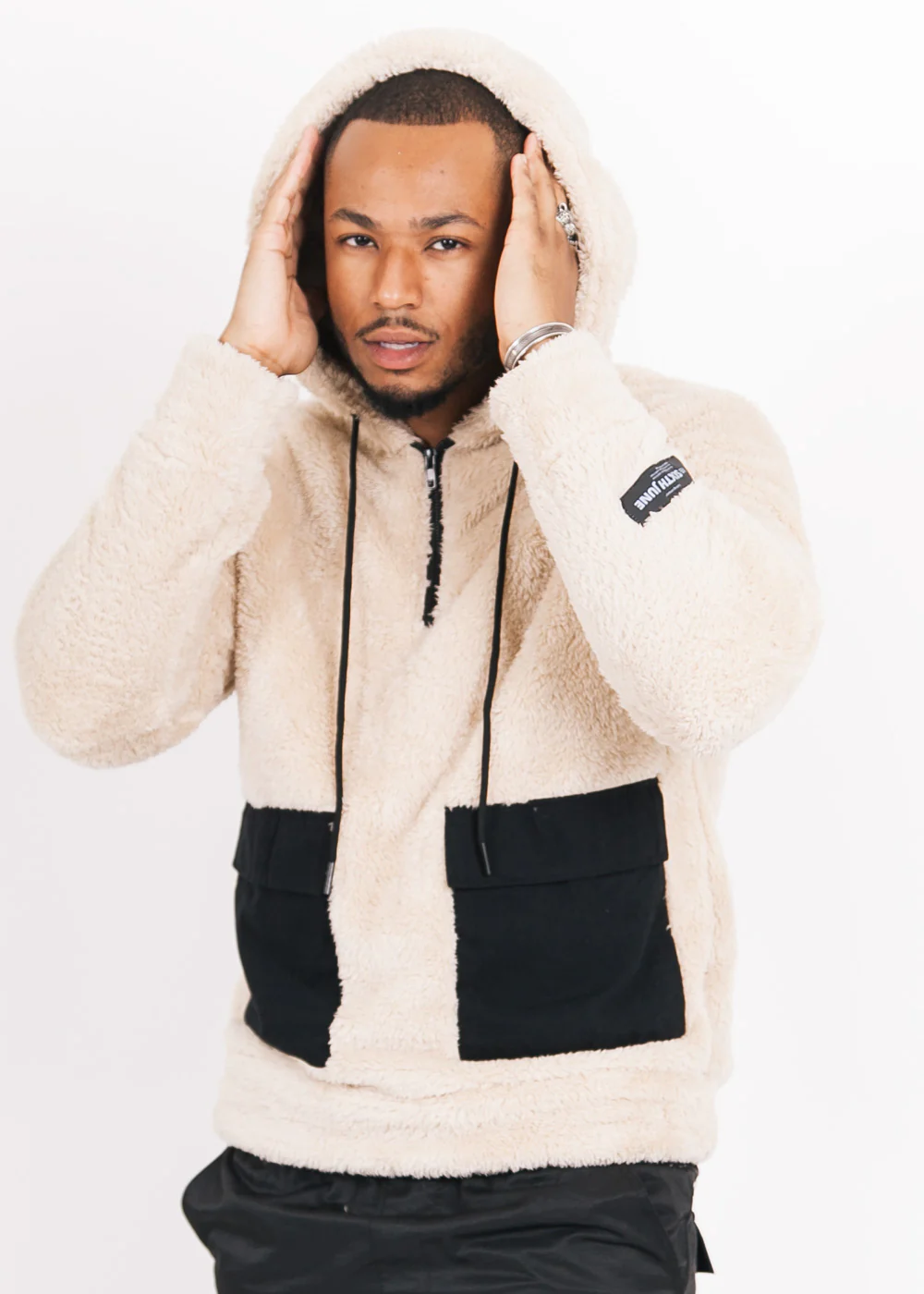 Sweat à capuche confort duveteux beige - Image 2