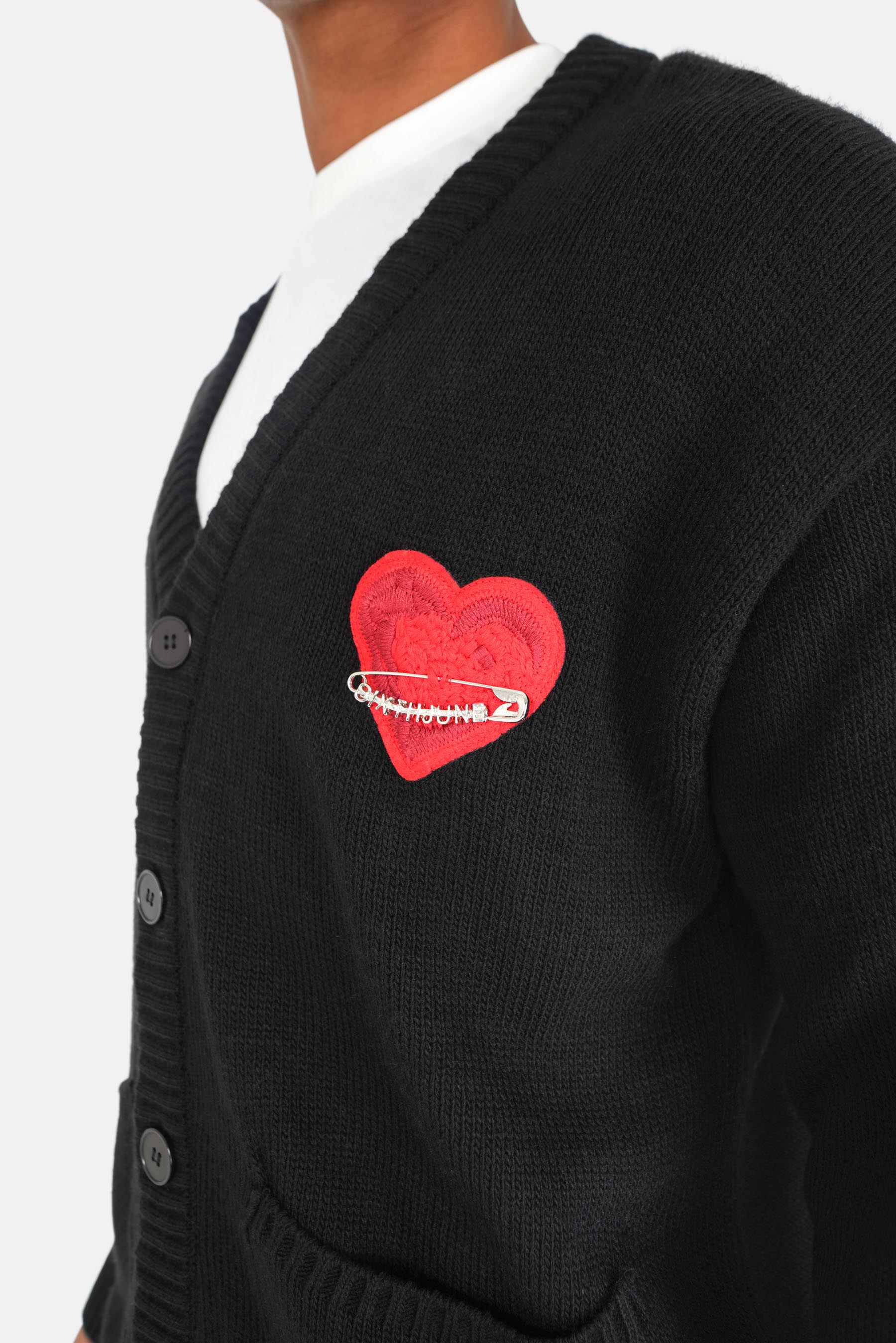 Cardigan maille coeur brodé Noir - Image 4