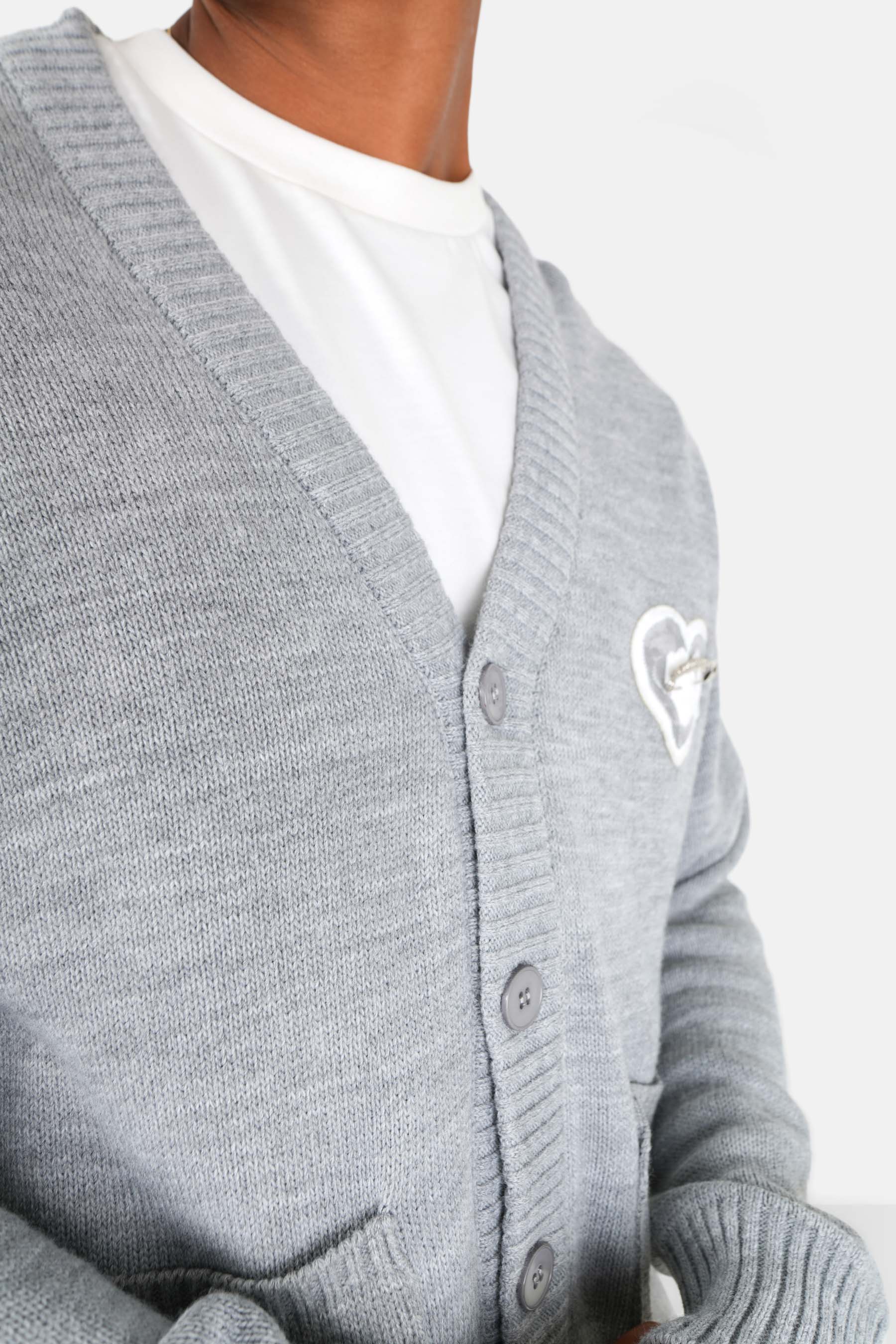 Cardigan maille coeur brodé Gris - Image 4