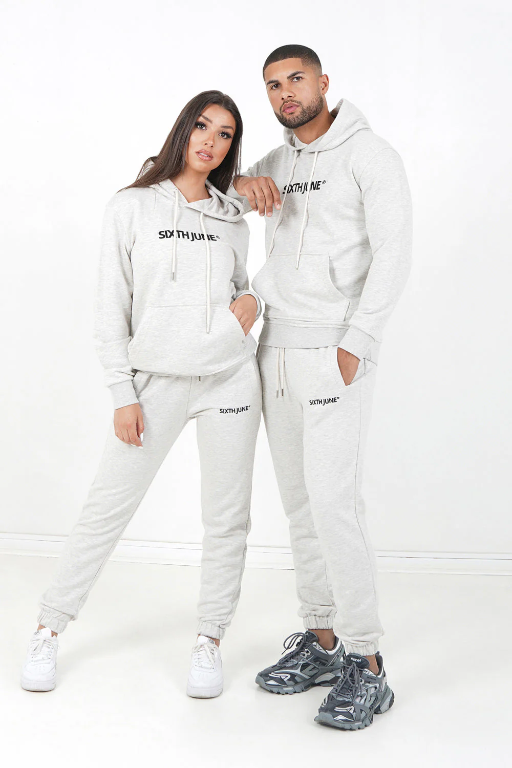 Jogging + sweat capuche logo brodé Gris clair - Image 7