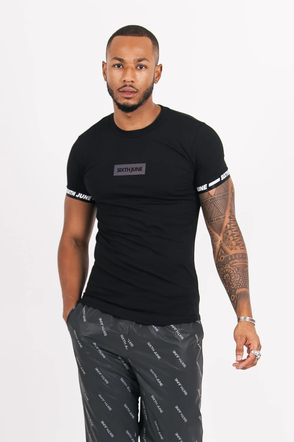 T-shirt iridescent logo manche noir - Image 2