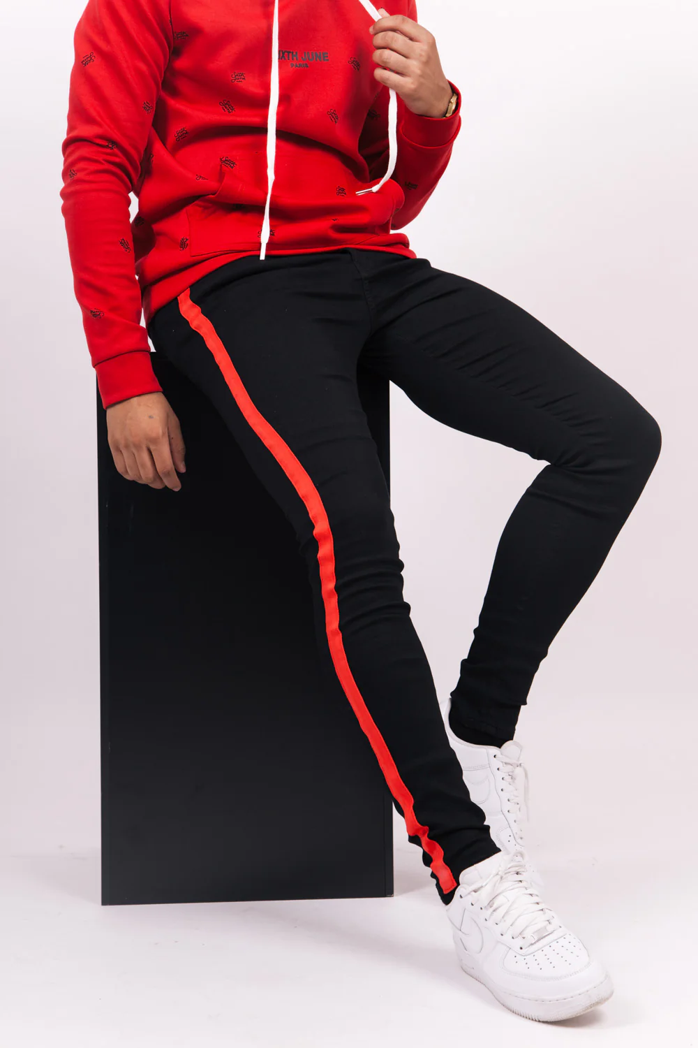 Jean bande rouge noir - Image 2