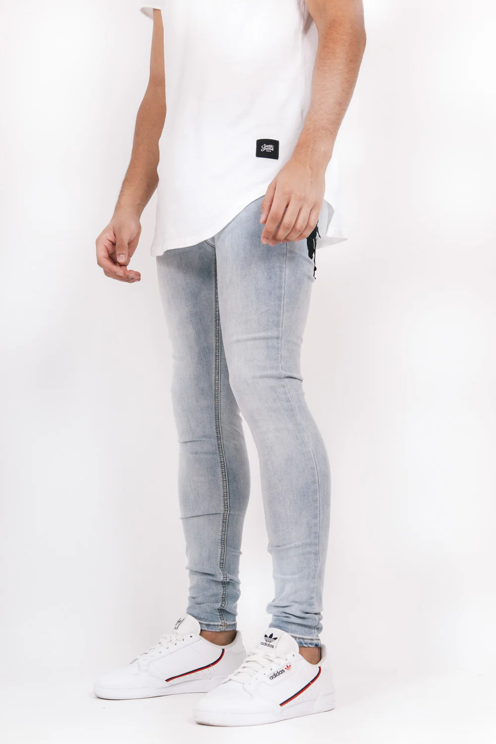 Jean broderie roses bleu - Image 2