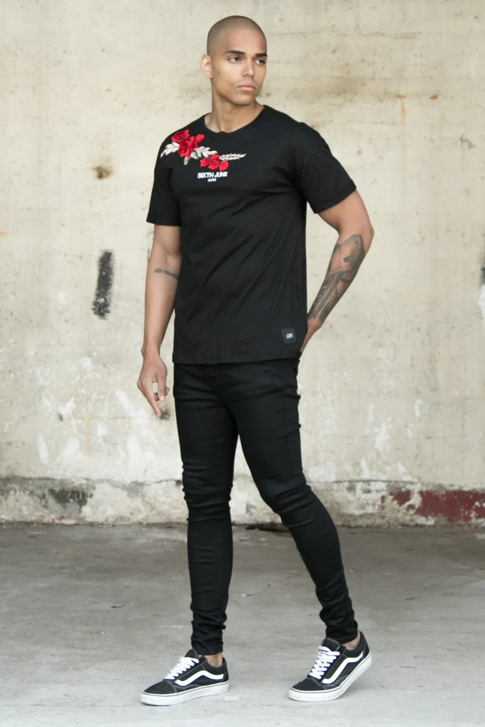 Jean broderie roses noir - Image 3