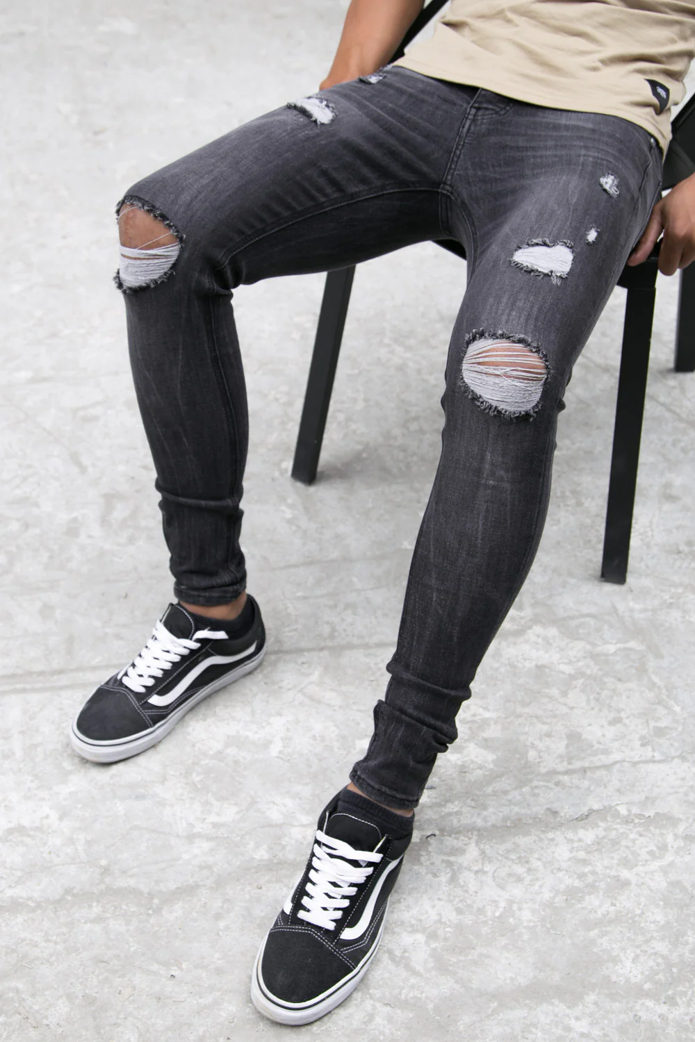 Jean déchirures skinny gris - Image 4