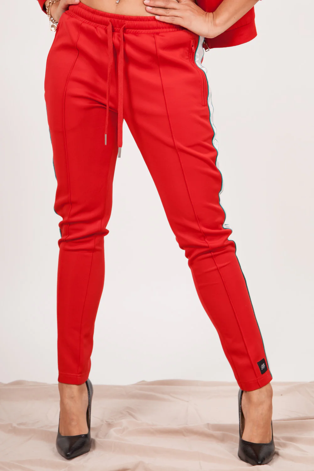 Jogging bandes satin rouge - Image 2