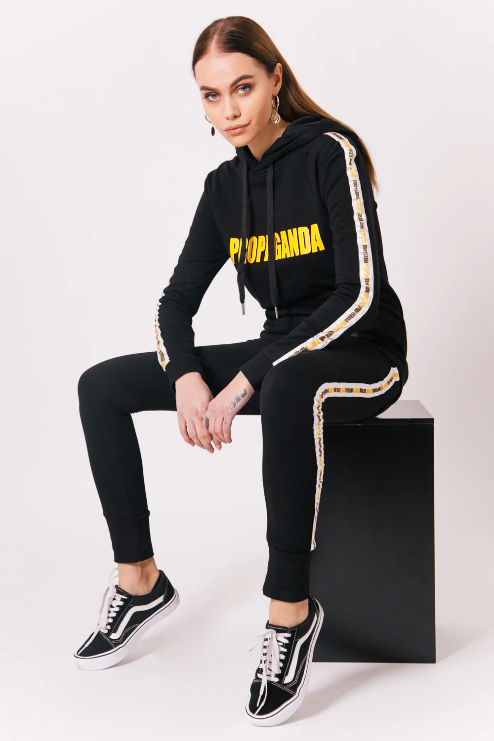 Jogging Propaganda bandes noir - Image 5