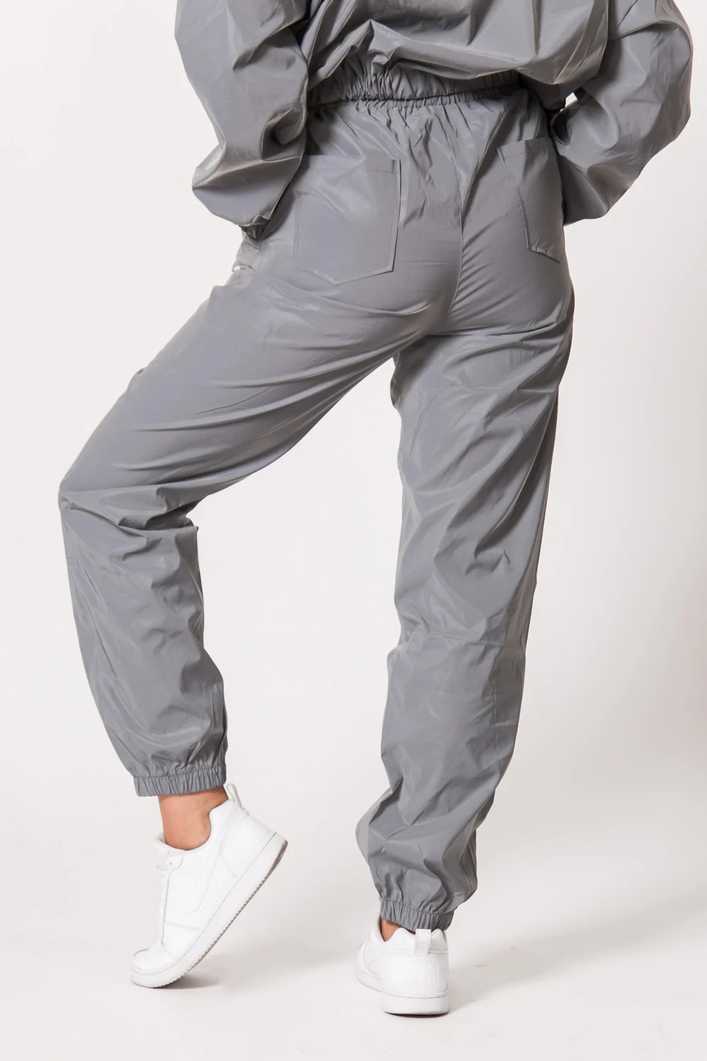 Jogging réfléchissant logo gris clair - Image 6