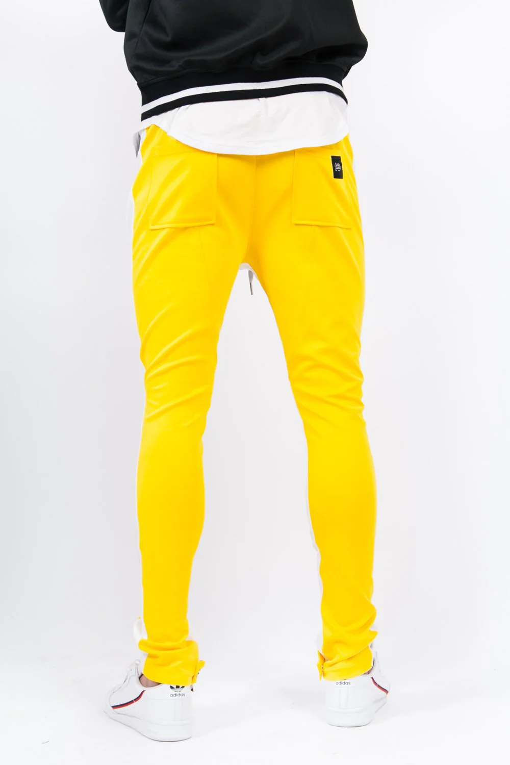 Jogging tricolore boucles jaune noir blanc - Image 4