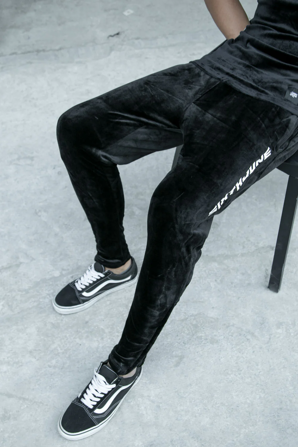 Jogging velours logo racing noir - Image 4