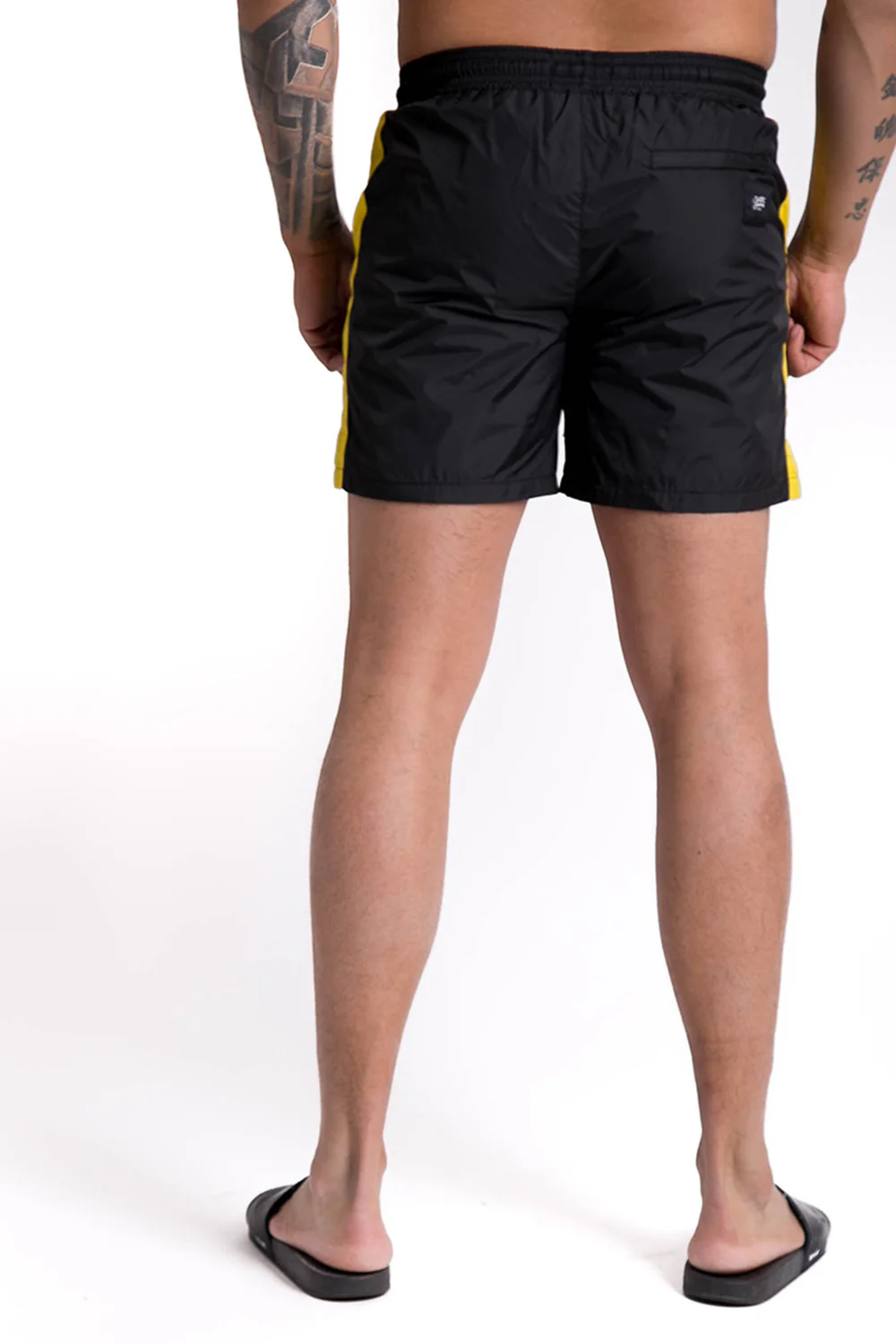 Maillot de bain bicolore bandes noir jaune - Image 4