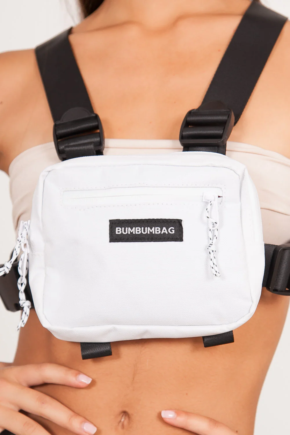 Mini sac poitrine logo blanc - Image 3