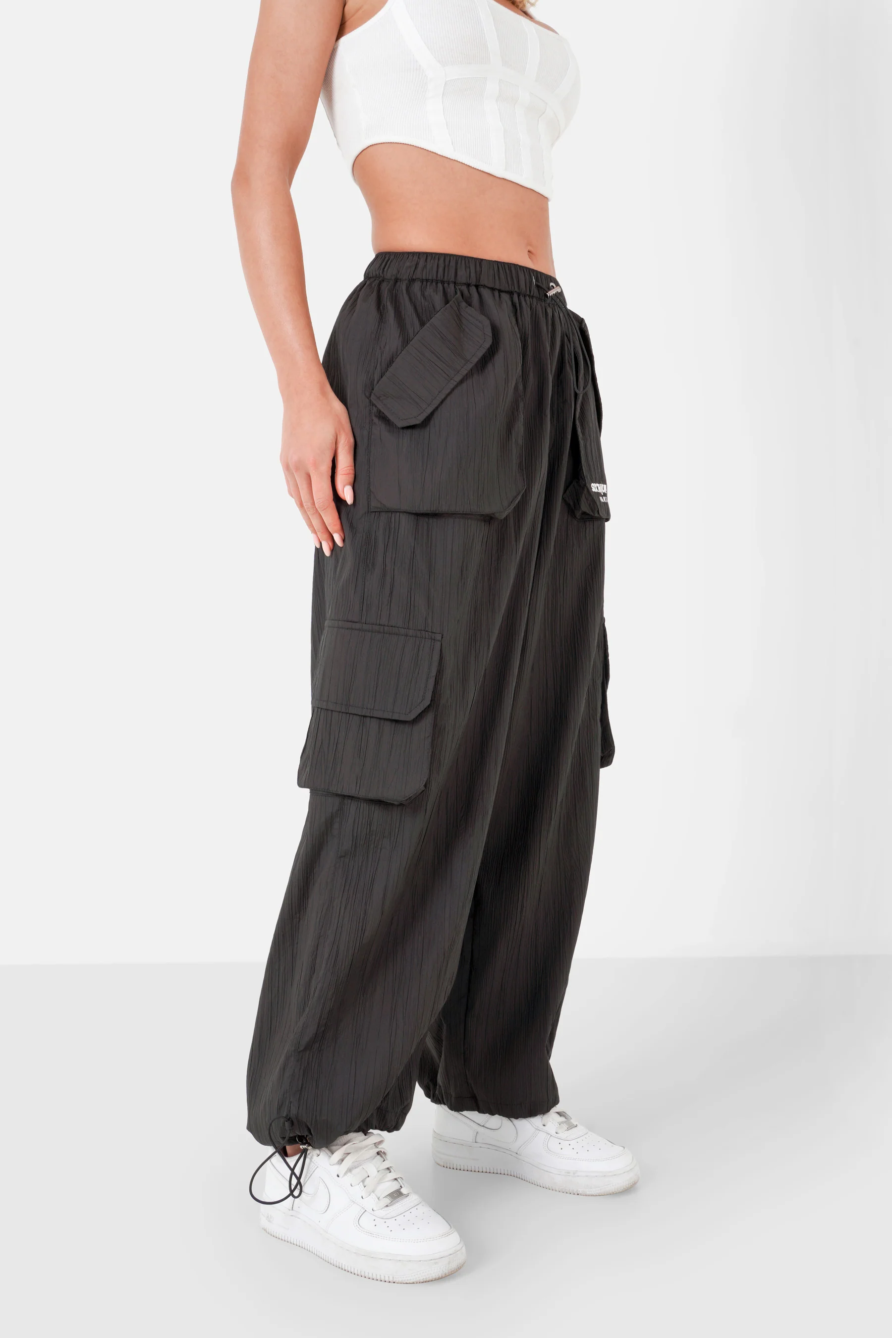 Pantalon parachute texturé cargo Noir - Image 4