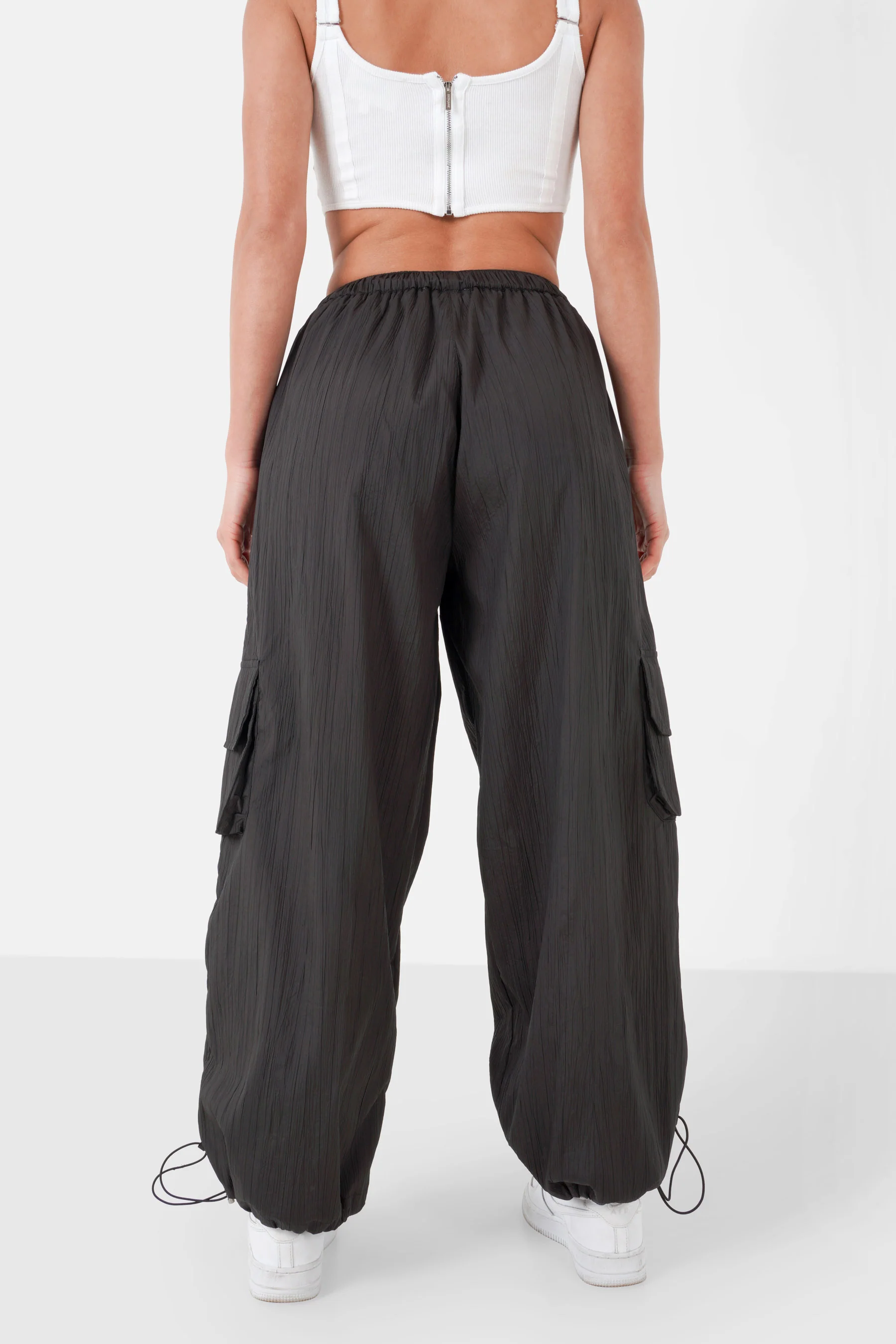 Pantalon parachute texturé cargo Noir - Image 5