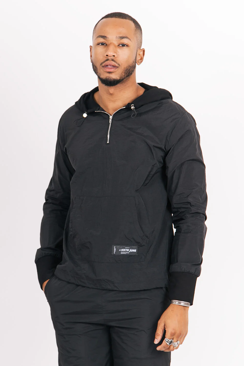 Sweat à capuche nylon noir - Image 2