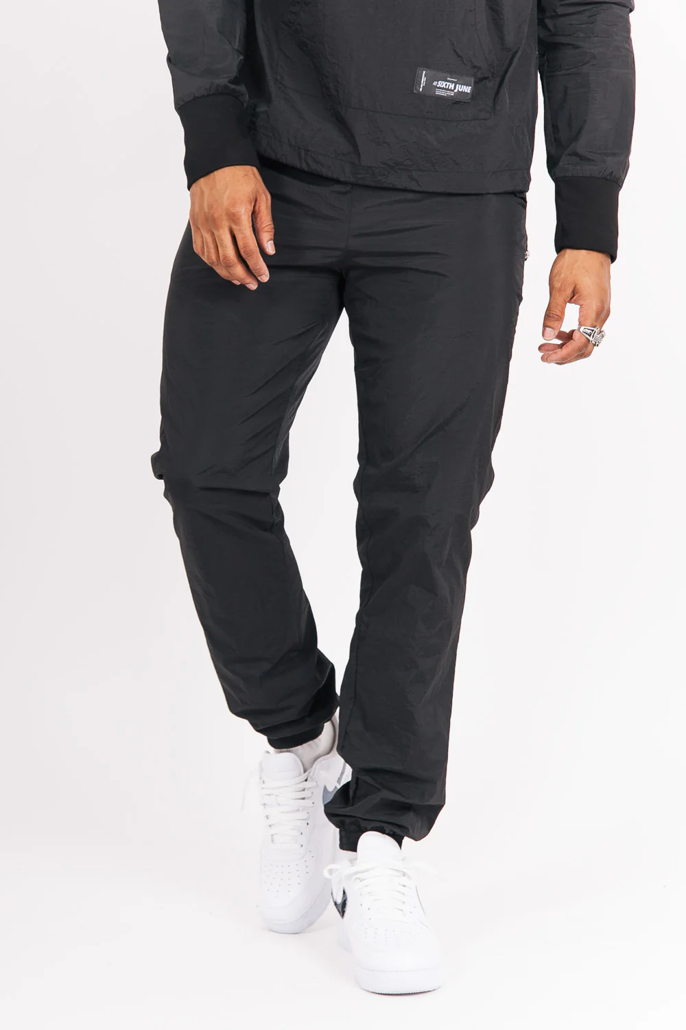 Pantalon jogging nylon noir - Image 2