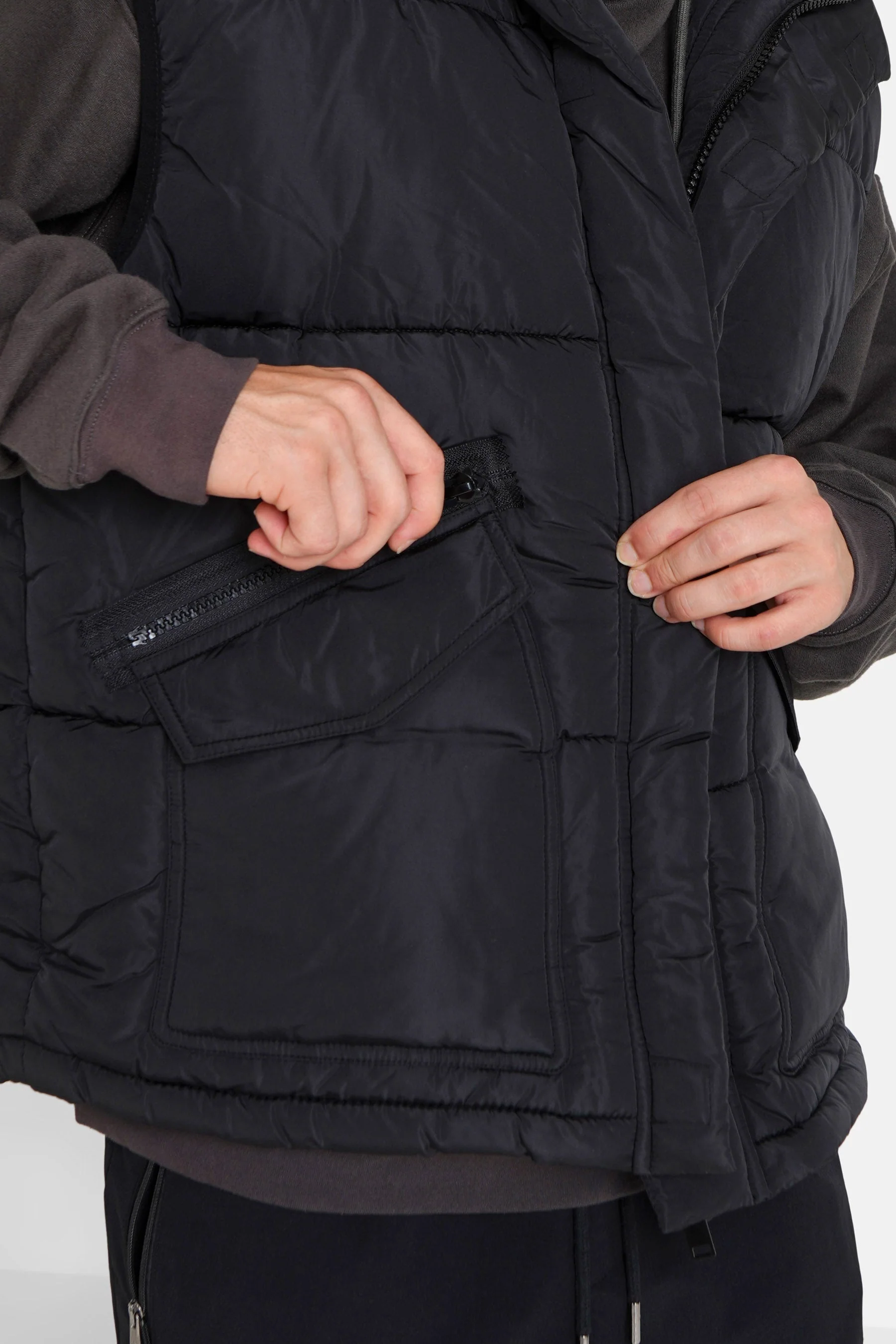 PADDED sleeveless puffer jacket - Image 3
