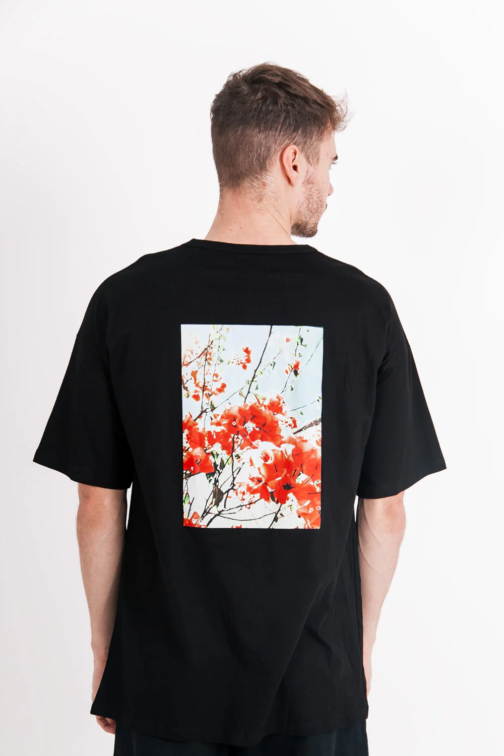 T-shirt manches courtes floral oversize noir - Image 4
