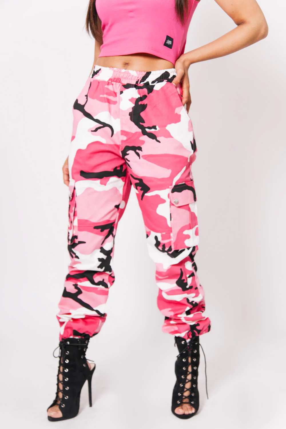 Pantalon cargo camouflage rose - Image 2