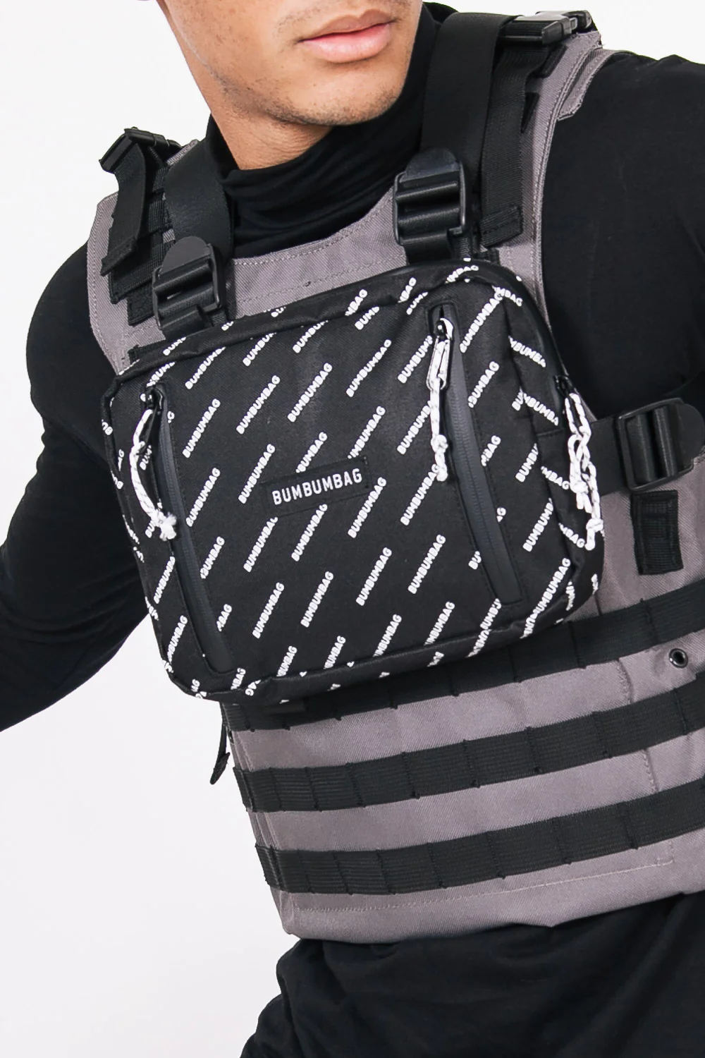 Petit sac poitrine logomania zips noir - Image 2
