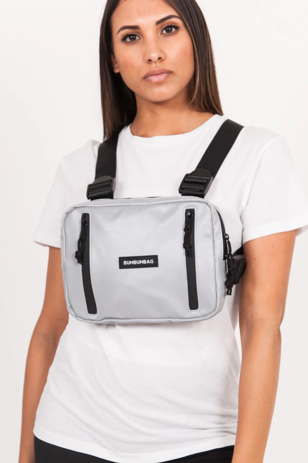Petit sac poitrine réfléchissant logo gris - Image 7