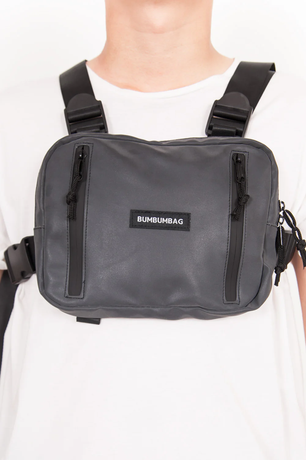 Petit sac poitrine réfléchissant logo noir - Image 3